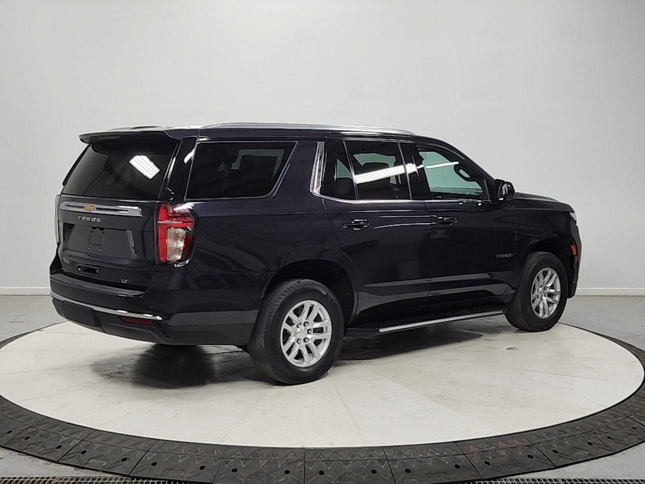 Used 2023 Chevrolet Tahoe LT RWD image 7