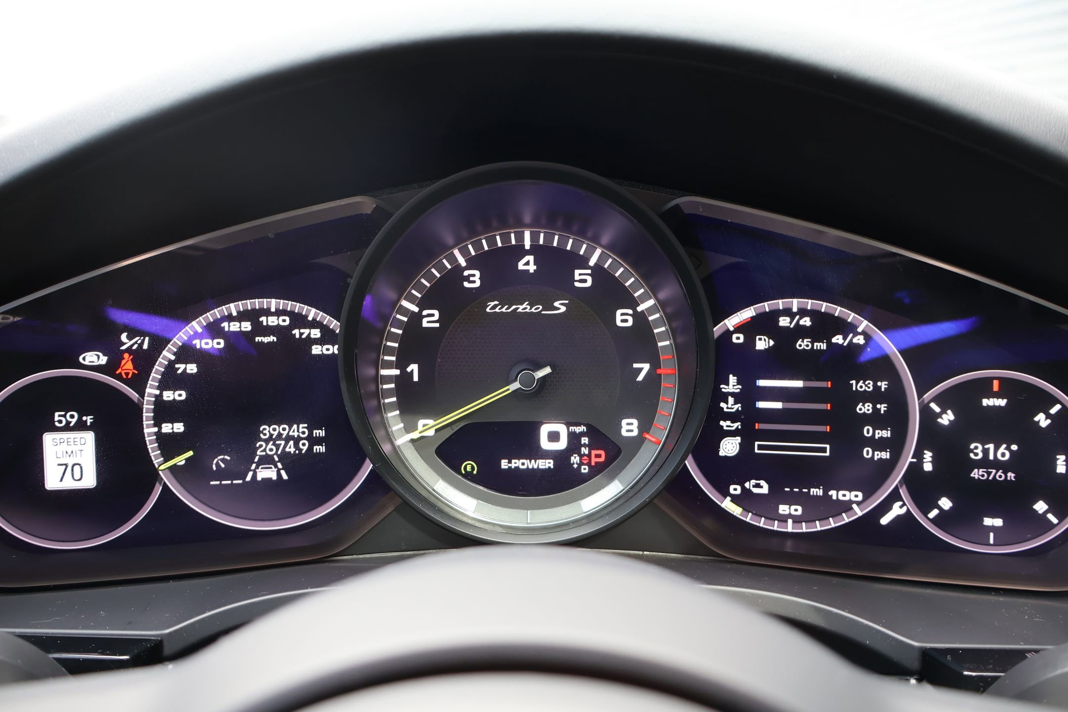 Certified 2022 Porsche Cayenne Turbo S AWD/4WD image 17