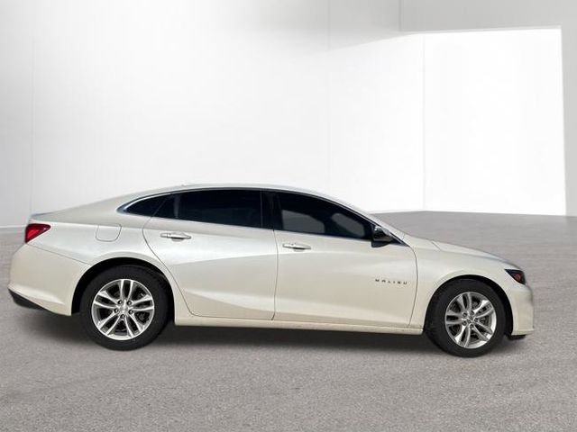 Used 2017 Chevrolet Malibu LT image 8