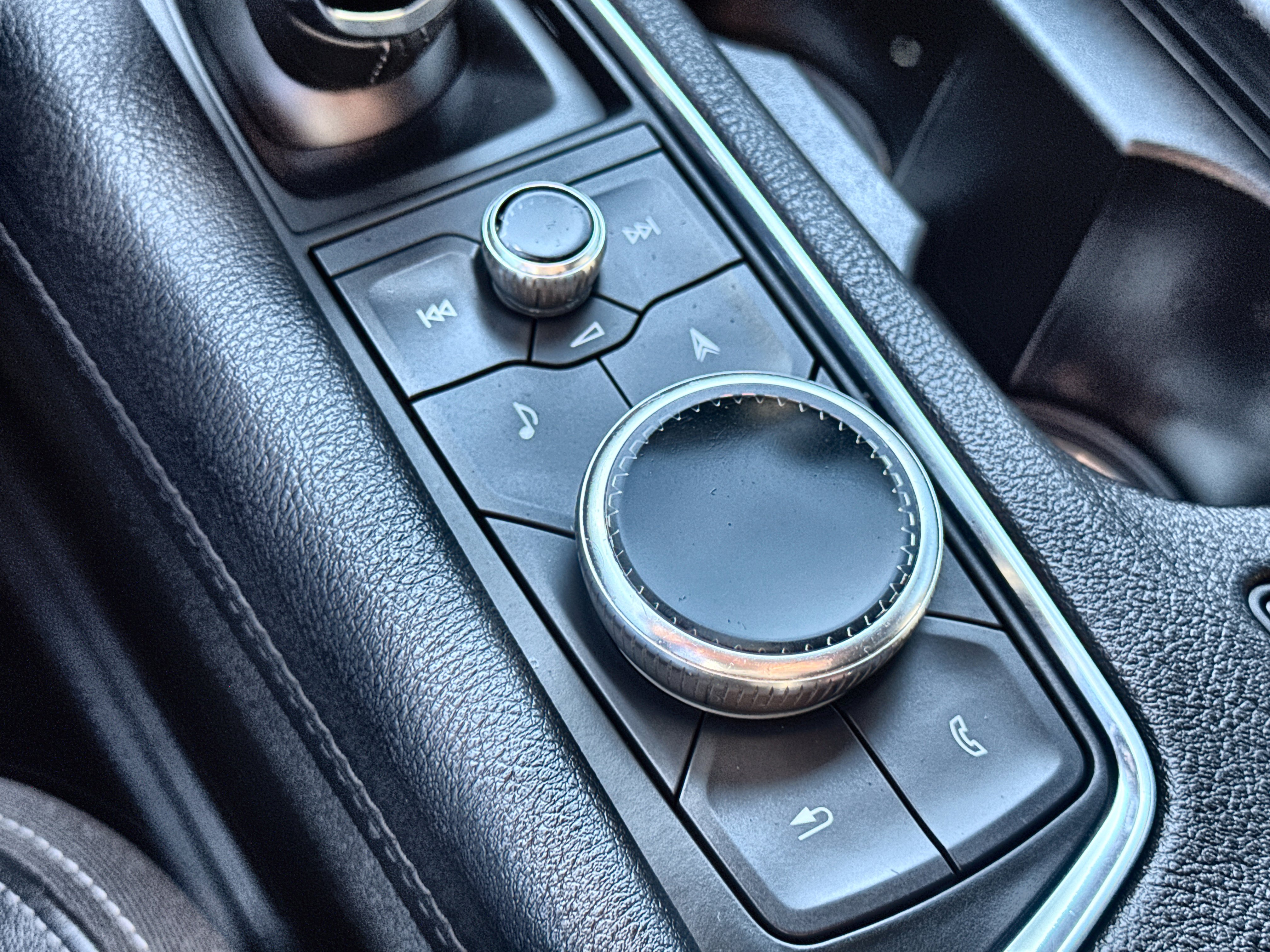 Used 2021 Cadillac XT6 Premium Luxury image 36