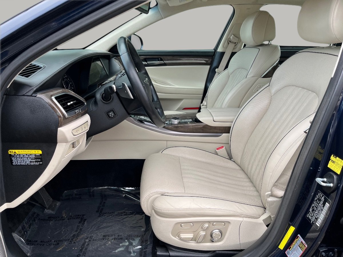 Used 2018 Genesis G90 3.3T Premium AWD/4WD image 31