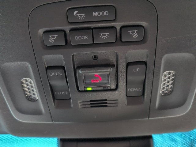 Used 2022 Toyota Avalon Limited image 21