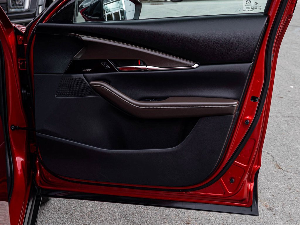 Used 2022 MAZDA CX-30 2.5 Turbo w/ Premium Plus Pkg image 9