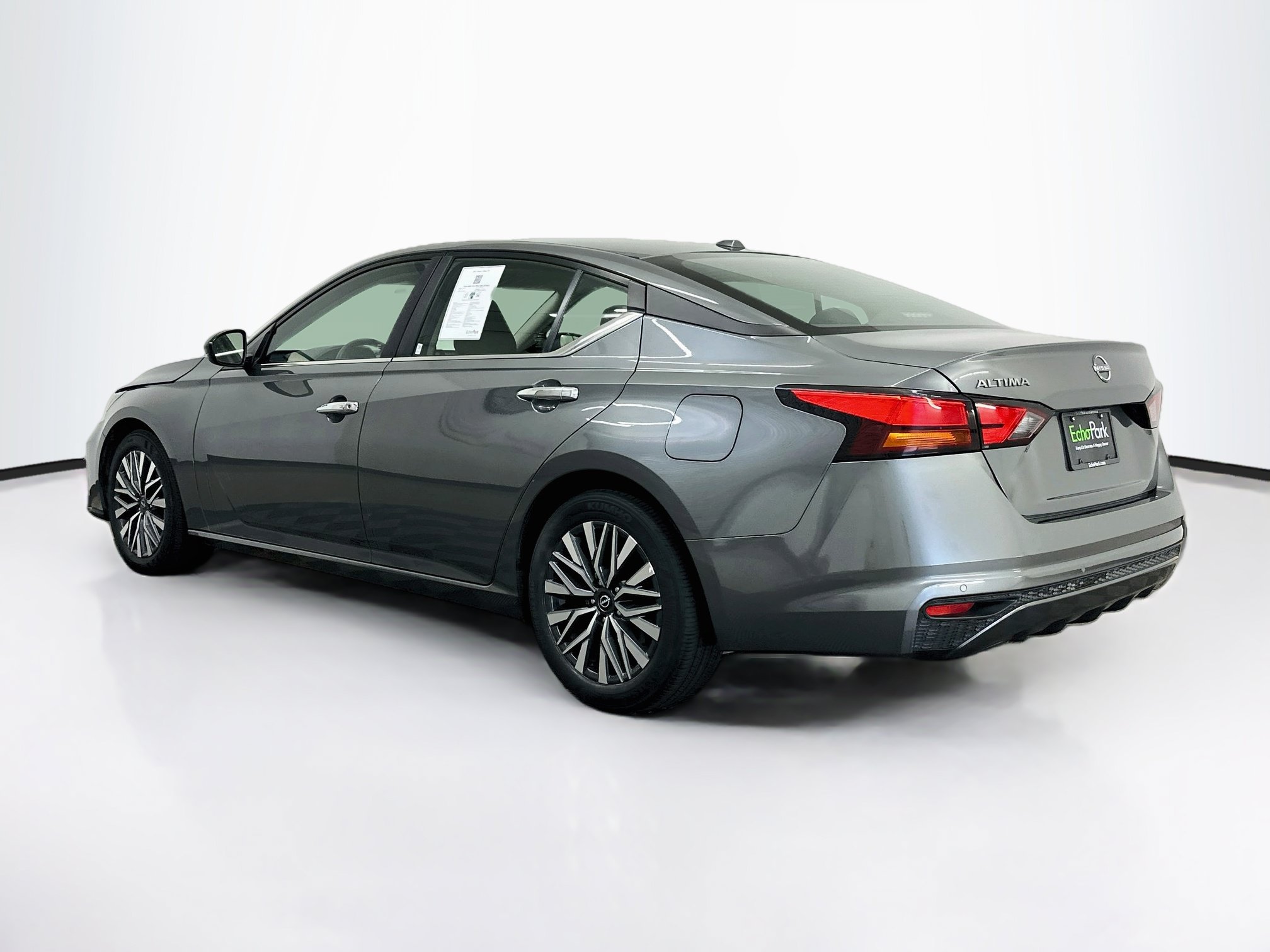 Used 2025 Nissan Altima 2.5 SV FWD image 5