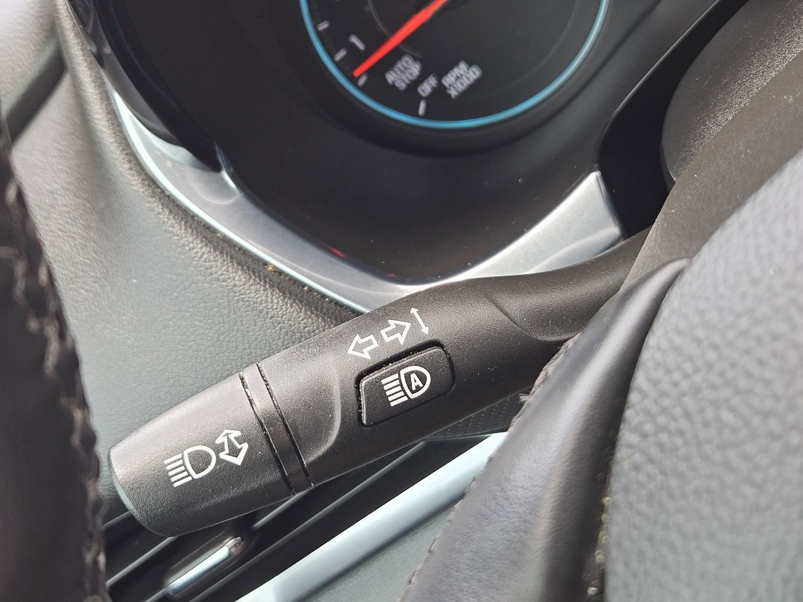 Used 2023 Chevrolet Traverse RS image 28