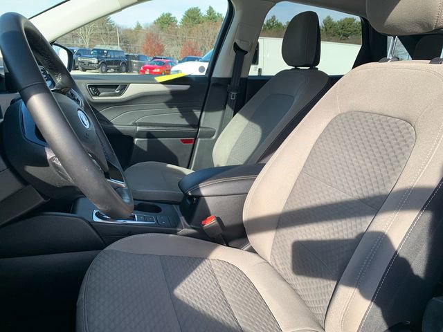 Used 2022 Ford Escape SE w/ Cold Weather Package image 39