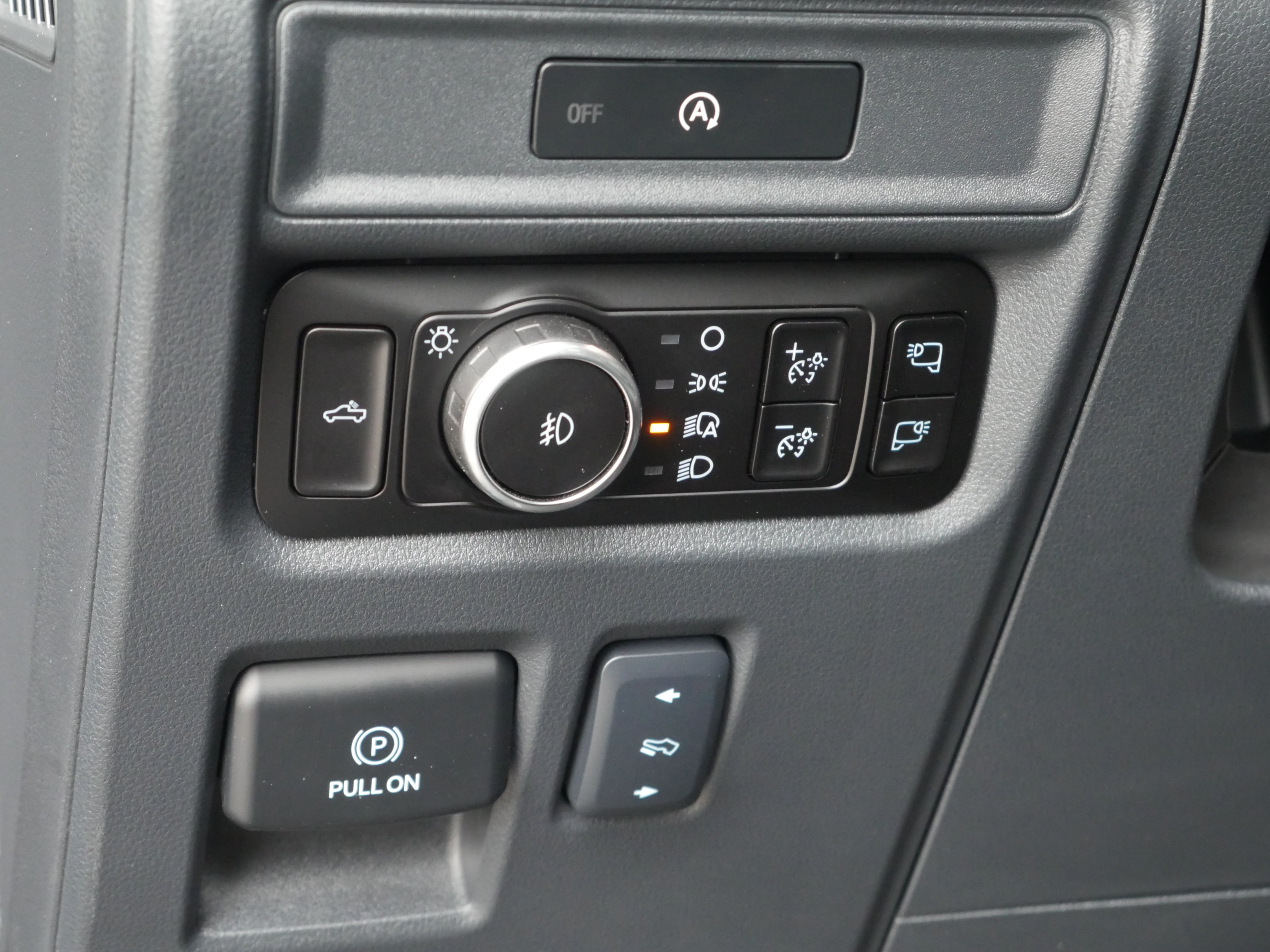 Certified 2025 Ford F150 Lariat AWD/4WD image 6