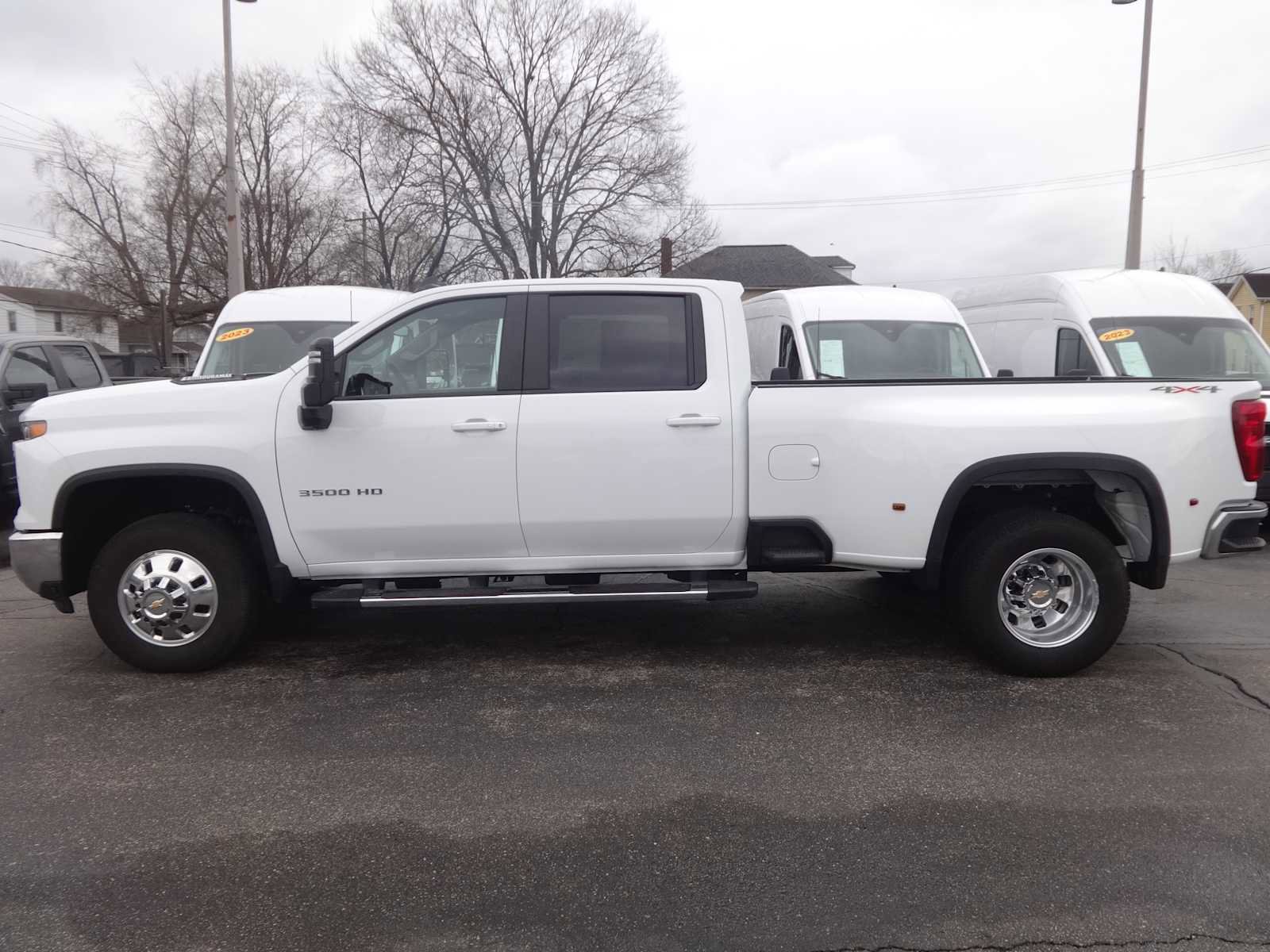 Used 2025 Chevrolet Silverado 3500 LT w/ Safety Package image 5