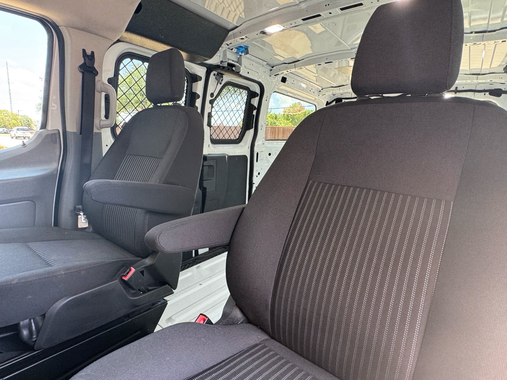 Used 2018 Ford Transit 250 130 Low Roof RWD image 24