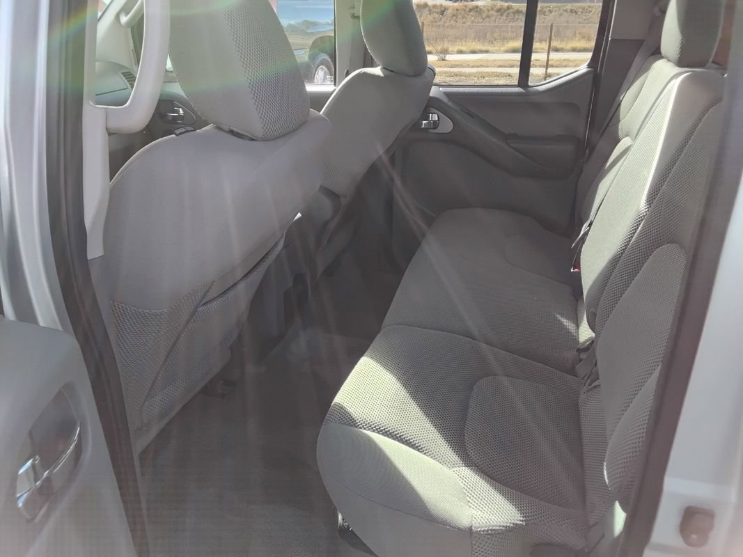 Used 2013 Nissan Frontier SV image 18