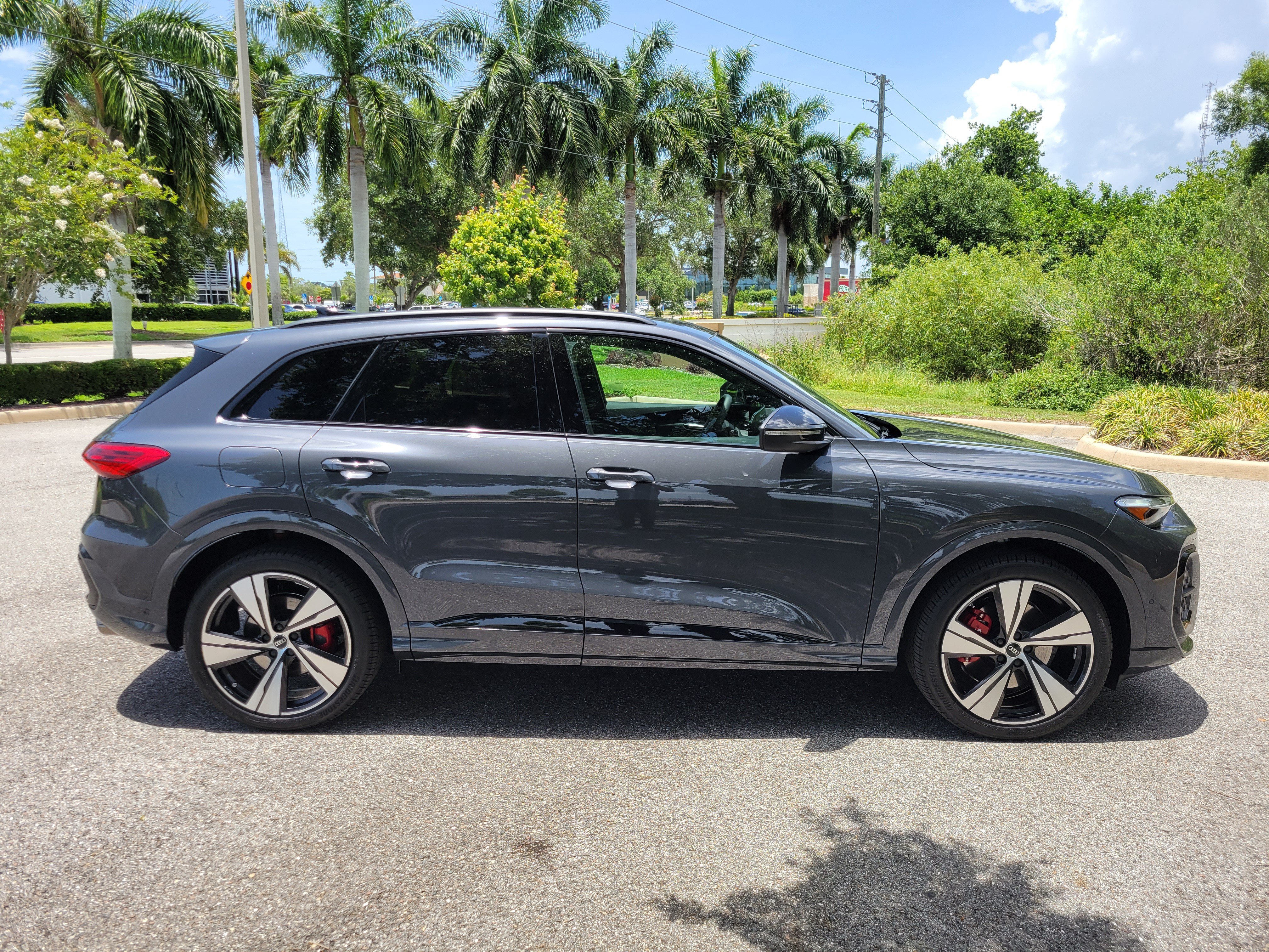 New 2026 Audi SQ5 Premium Plus AWD/4WD image 3