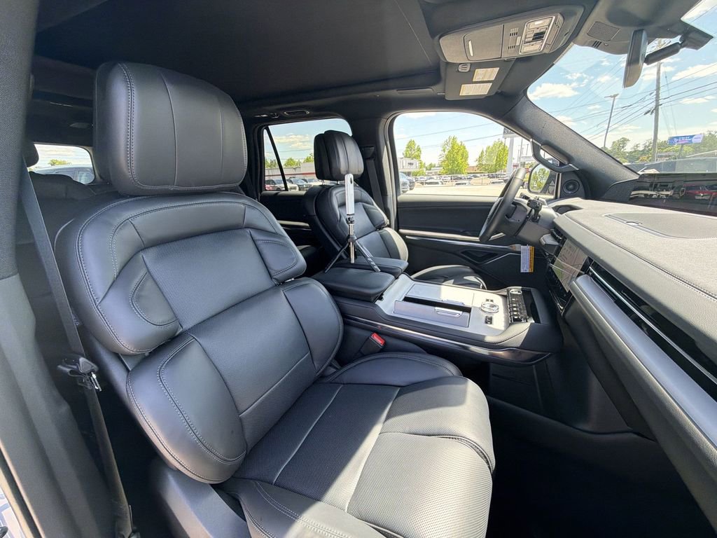 New 2026 Lincoln Navigator L Reserve AWD/4WD image 26