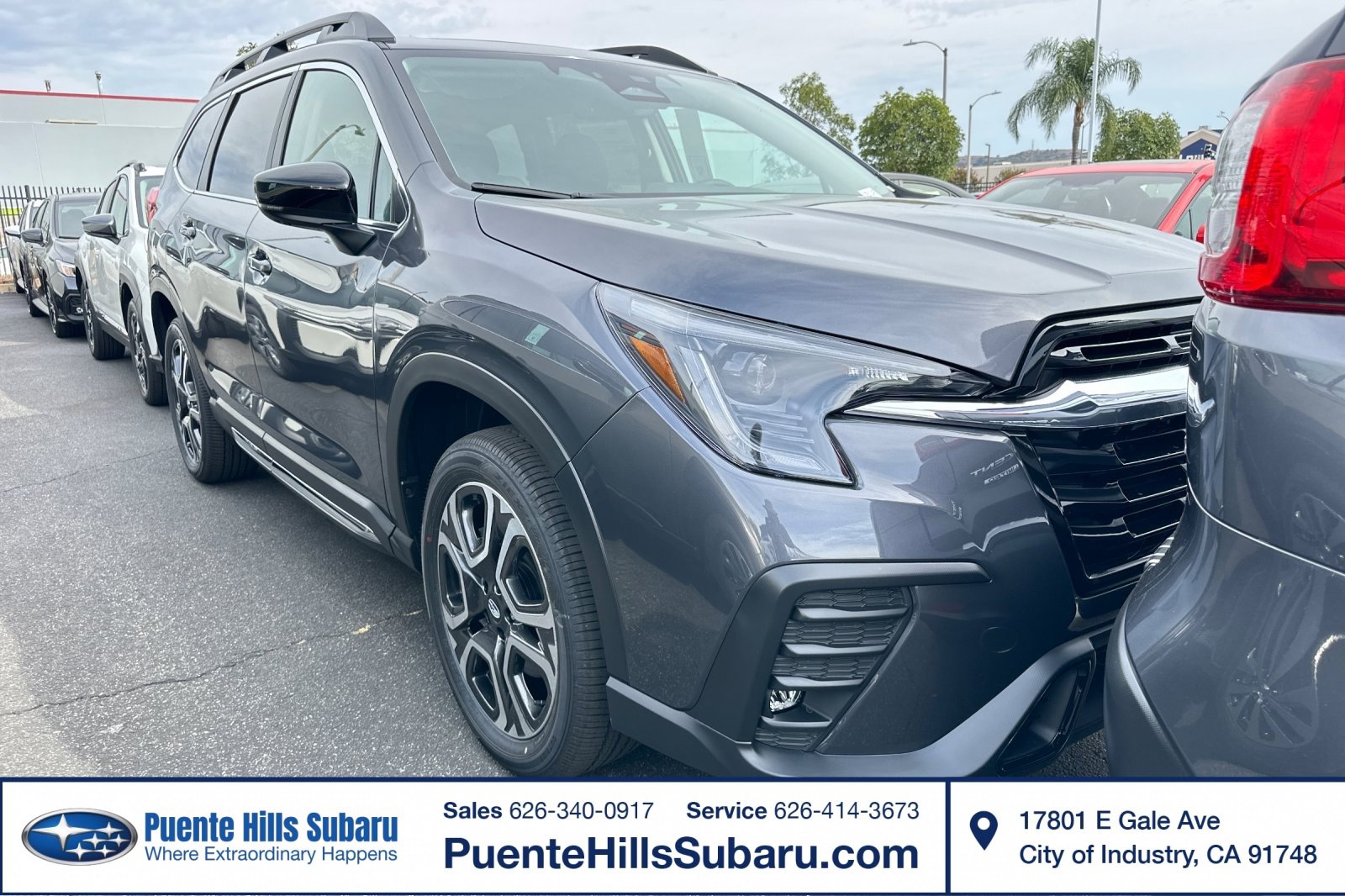 New 2025 Subaru Ascent Limited image 1