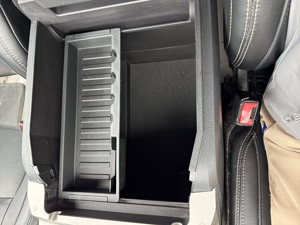 Used 2018 Ford F350 Lariat w/ Chrome Package image 21