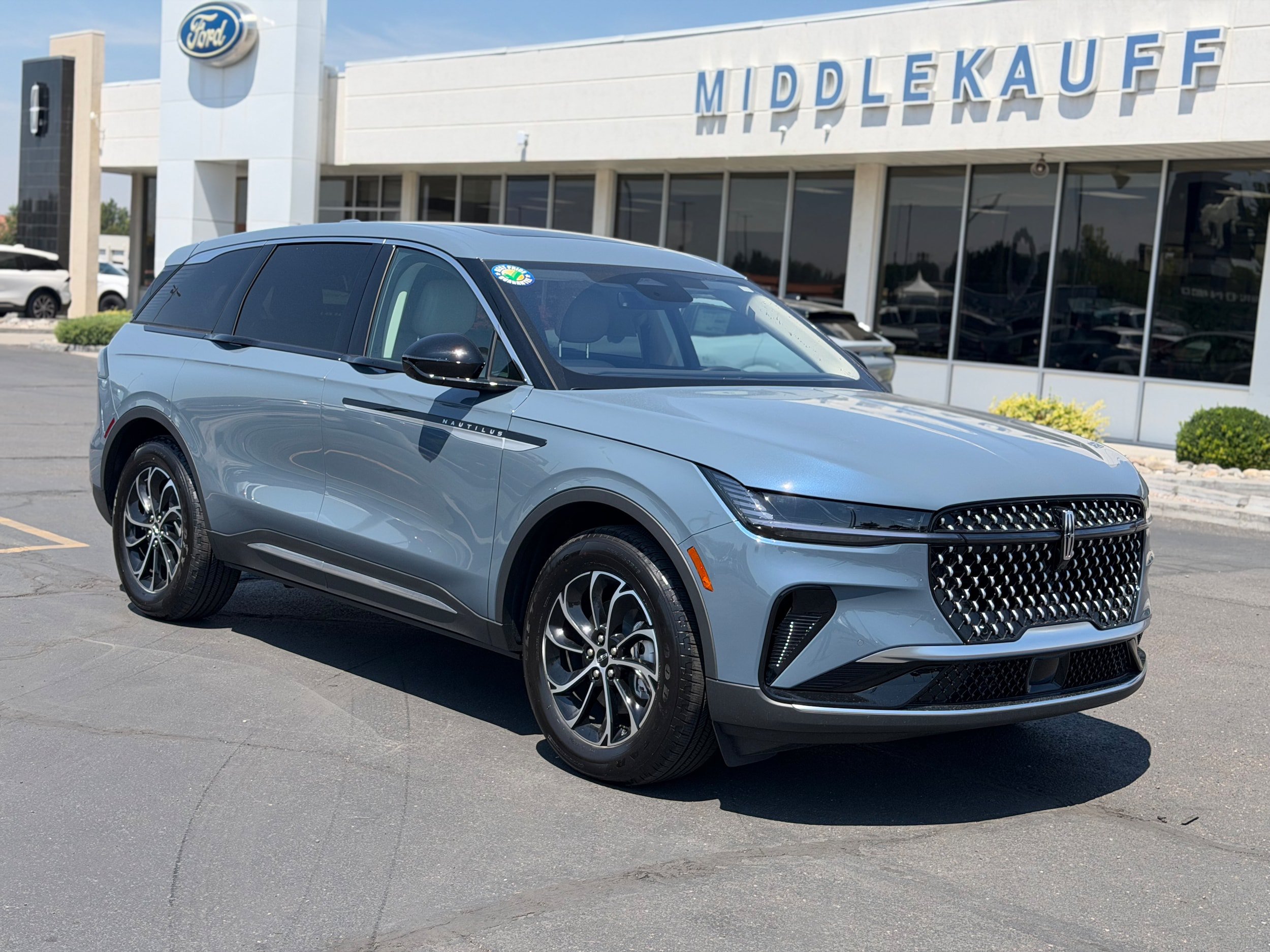 New 2026 Lincoln Nautilus Premier w/ Equipment Group 102A AWD/4WD image 1