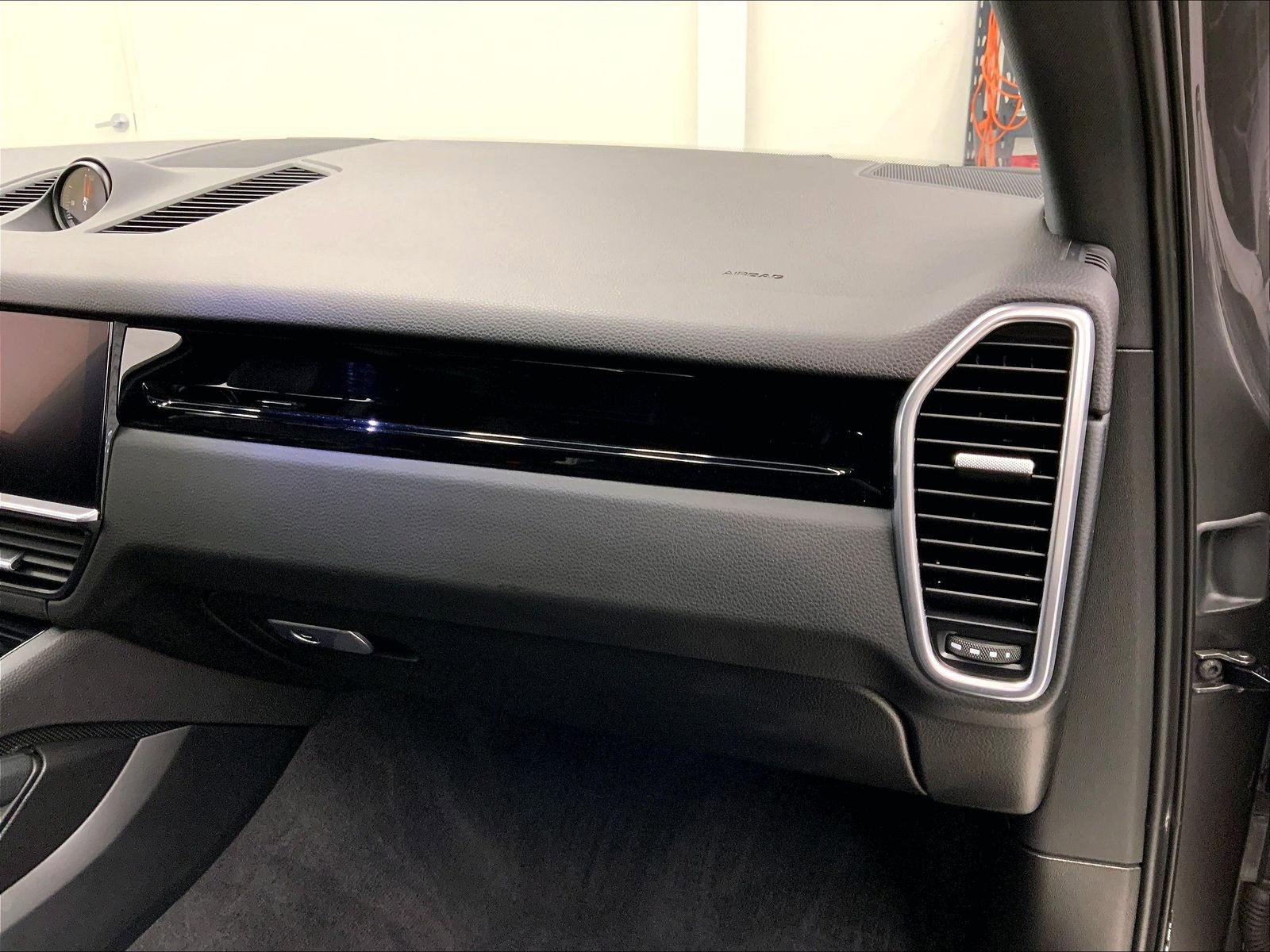 Used 2023 Porsche Cayenne image 21