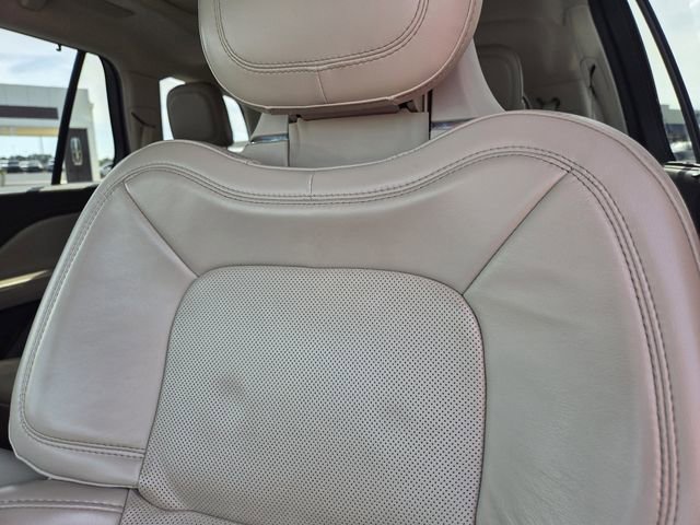 Used 2020 Lincoln Aviator Reserve w/ Equipment Group 202A image 16