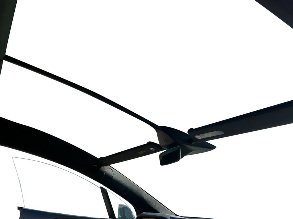 Used 2022 Tesla Model X AWD/4WD image 17