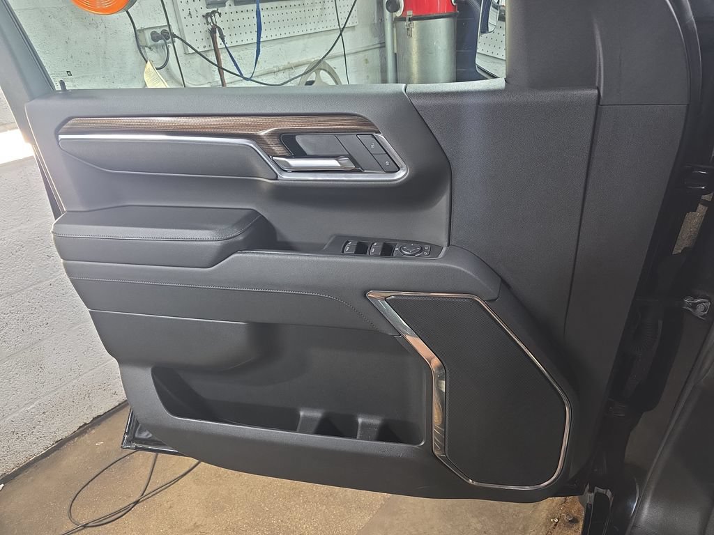 Used 2024 Chevrolet Silverado 1500 LT AWD/4WD image 26