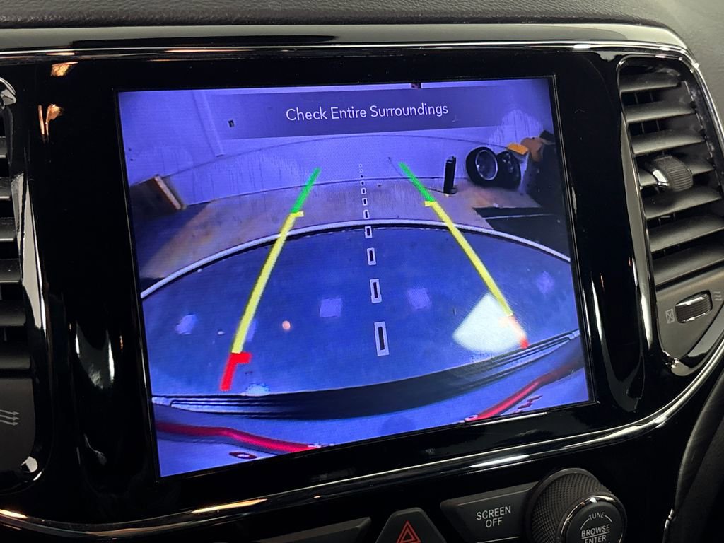 Used 2020 Jeep Grand Cherokee Altitude image 18