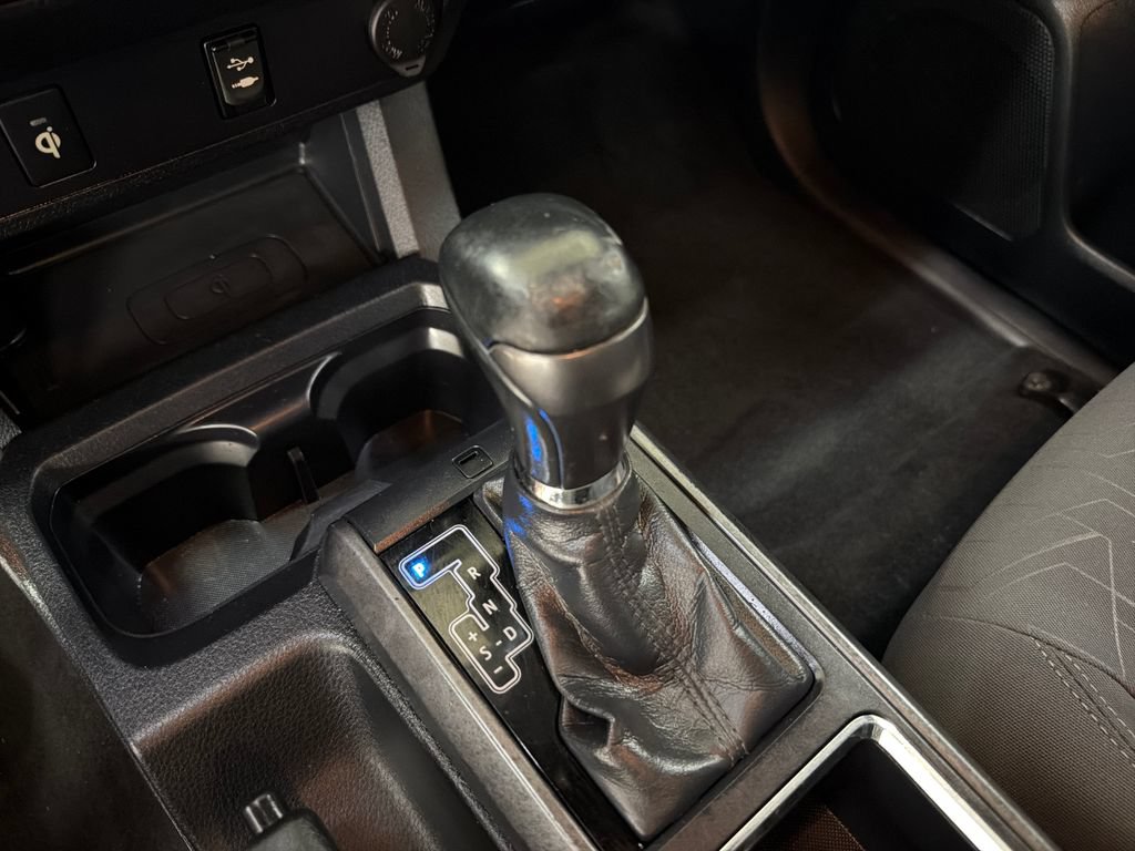 Used 2016 Toyota Tacoma TRD Off-Road w/ Towing Package RWD image 25