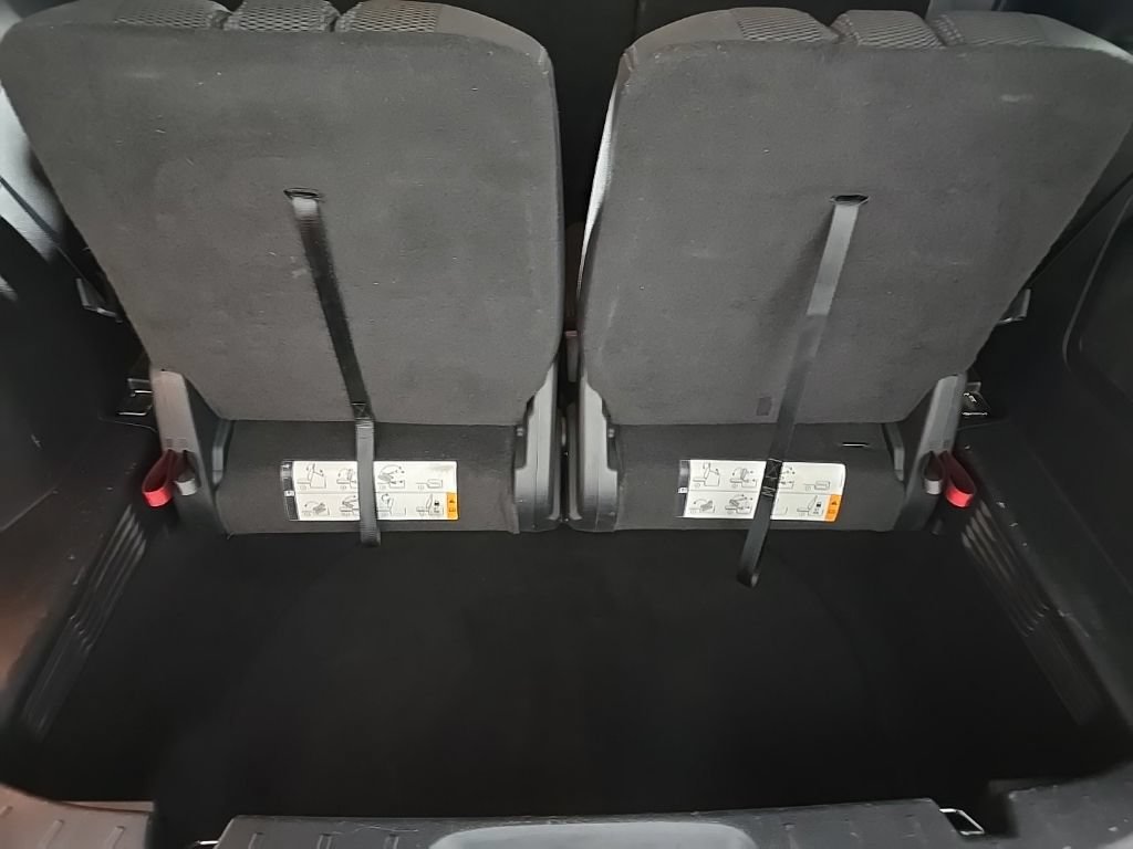 Used 2017 Ford Explorer XLT FWD image 28