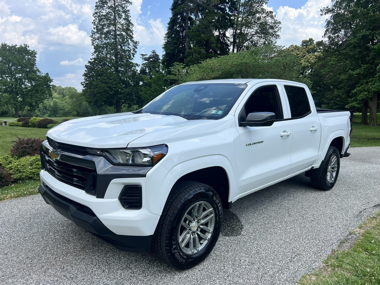 Used 2025 Chevrolet Colorado LT w/ Advanced Trailering Package RWD image 4