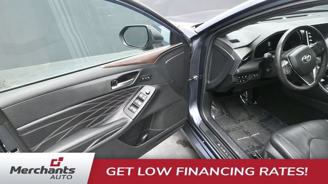 Used 2022 Toyota Avalon Limited w/ Advanced Safety Package FWD image 18