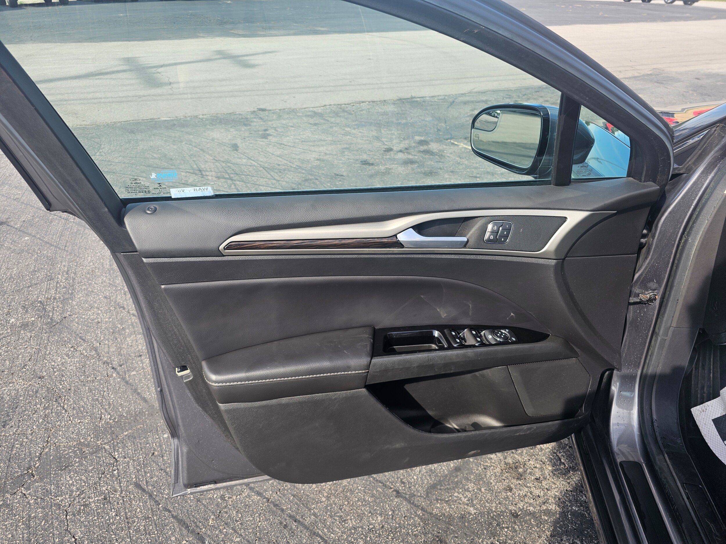 Used 2013 Ford Fusion SE FWD image 12