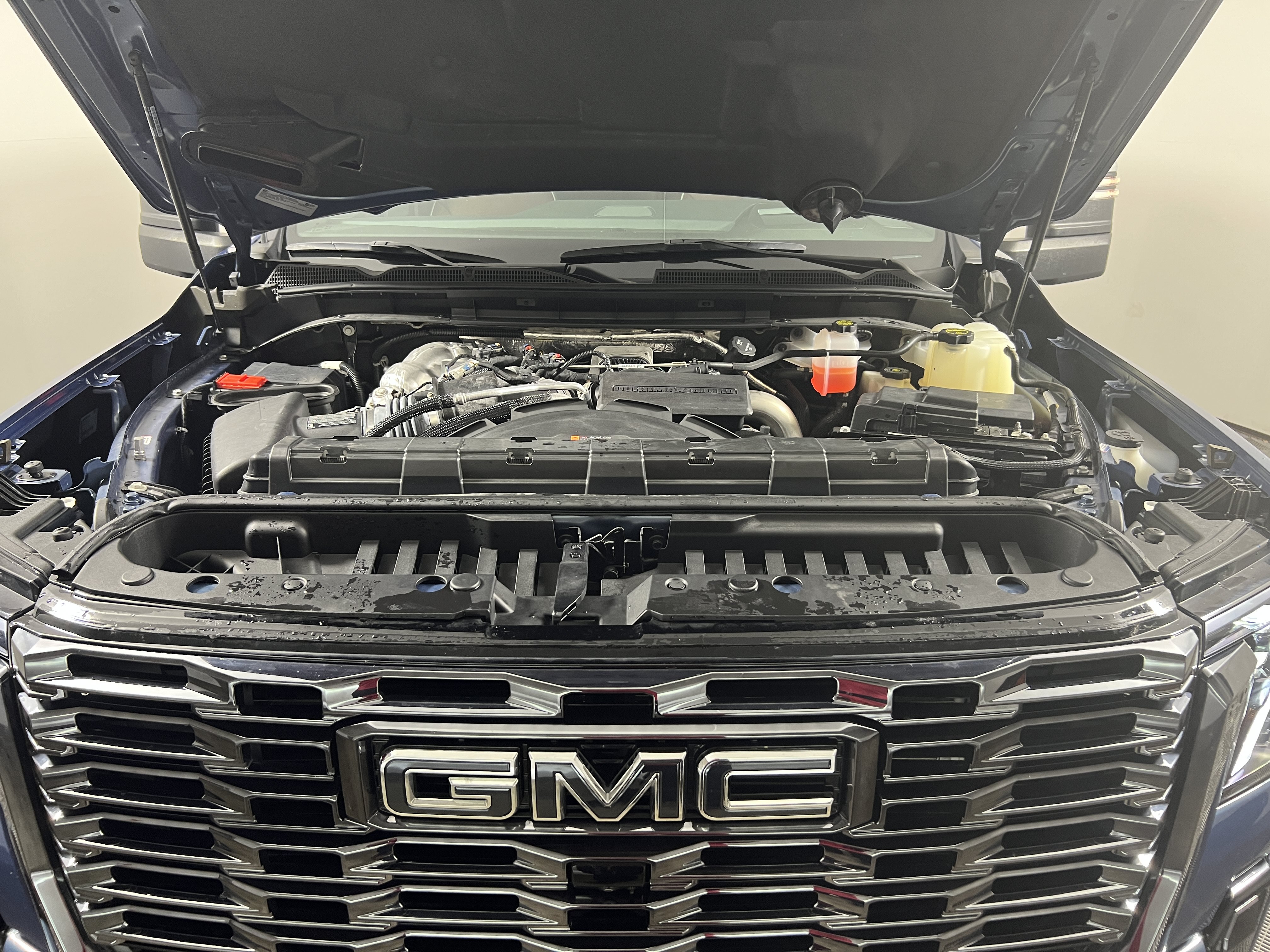 Used 2024 GMC Sierra 2500 Denali Ultimate AWD/4WD image 20