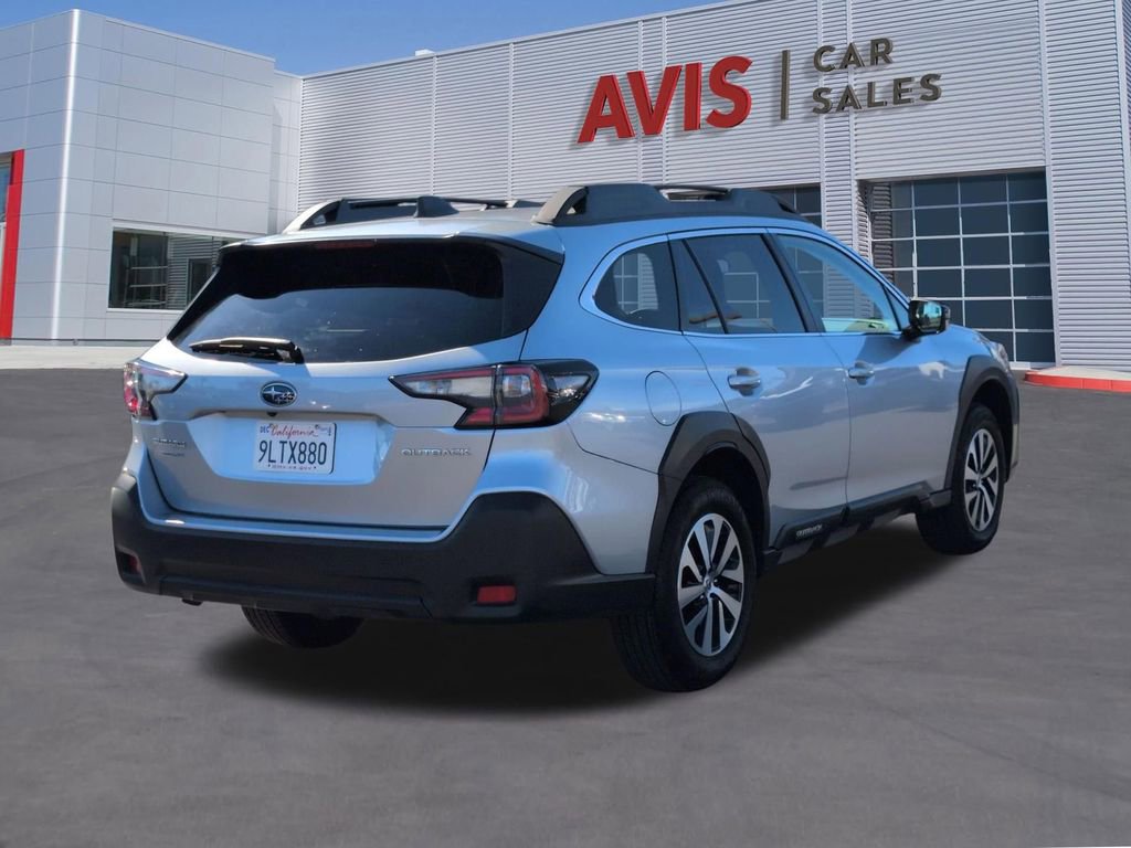Used 2025 Subaru Outback Premium image 6
