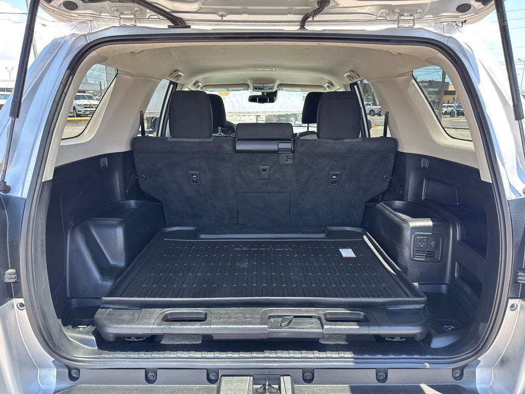 Used 2022 Toyota 4Runner SR5 RWD image 17
