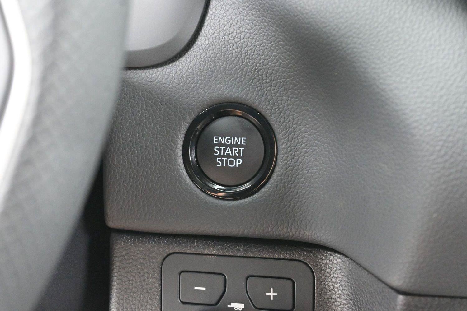 Used 2026 Toyota Tundra Limited AWD/4WD image 25