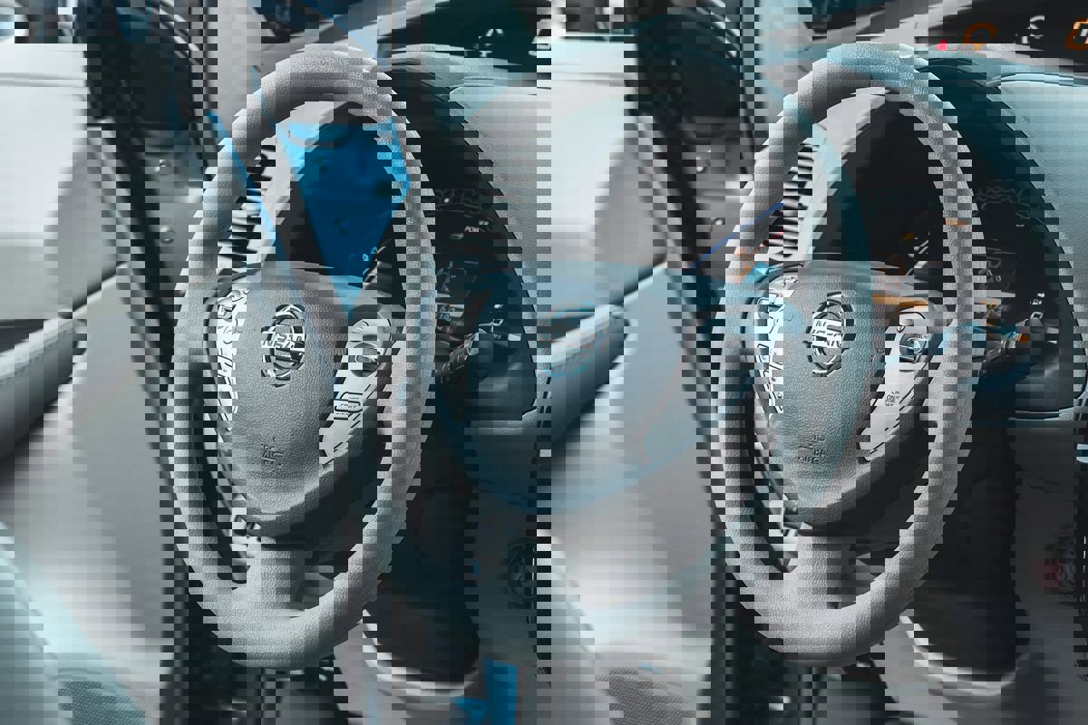 Used 2011 Nissan Leaf SL image 8