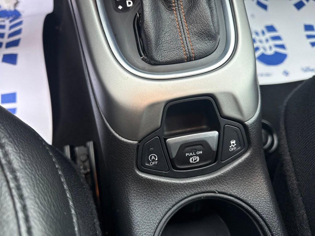 Certified 2021 Jeep Compass Latitude w/ Convenience Group image 28