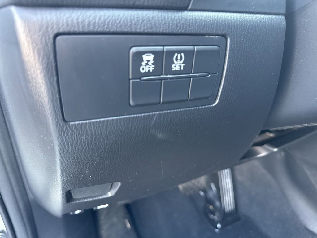 Used 2014 MAZDA MAZDA3 i Sport image 14