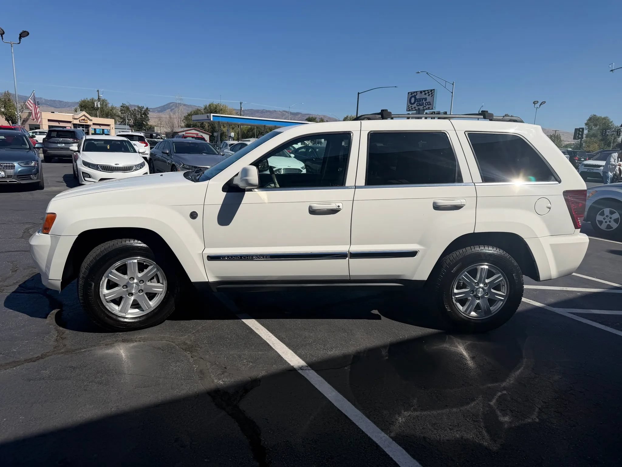 Used 2008 Jeep Grand Cherokee Limited w/ Trailer Tow Group IV AWD/4WD image 5