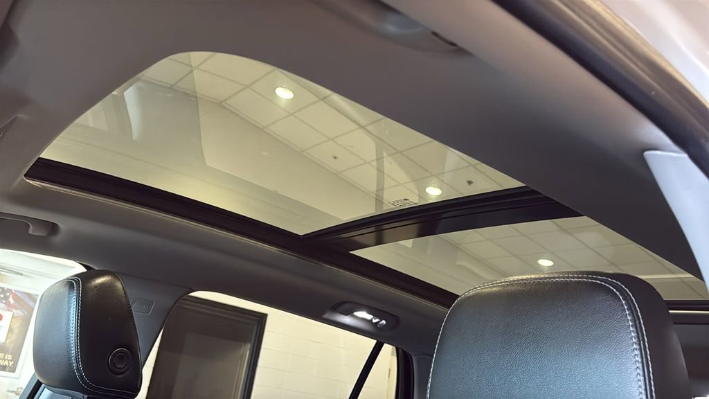 Used 2022 GMC Terrain SLT w/ Infotainment Package II image 27