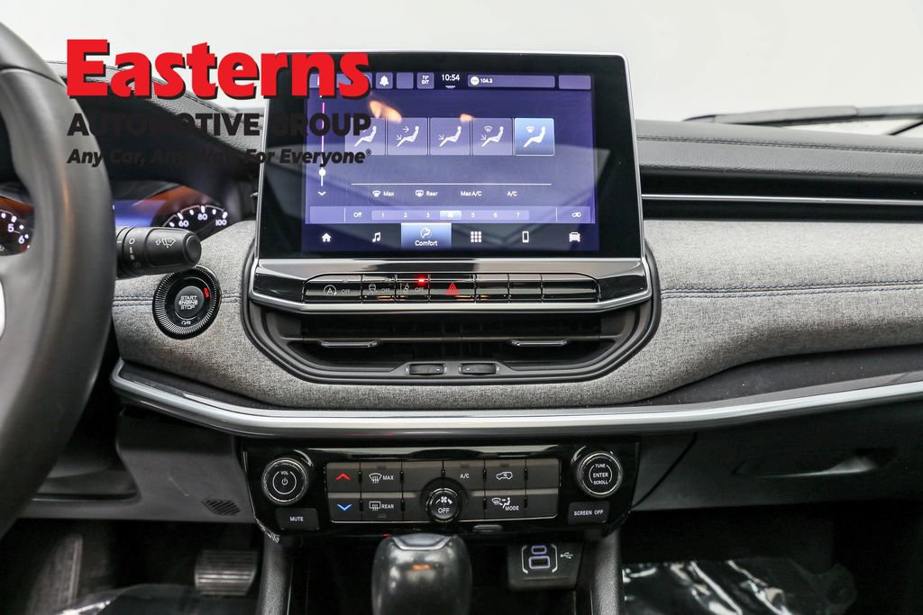 Used 2022 Jeep Compass Latitude w/ Sun and Sound Group image 12