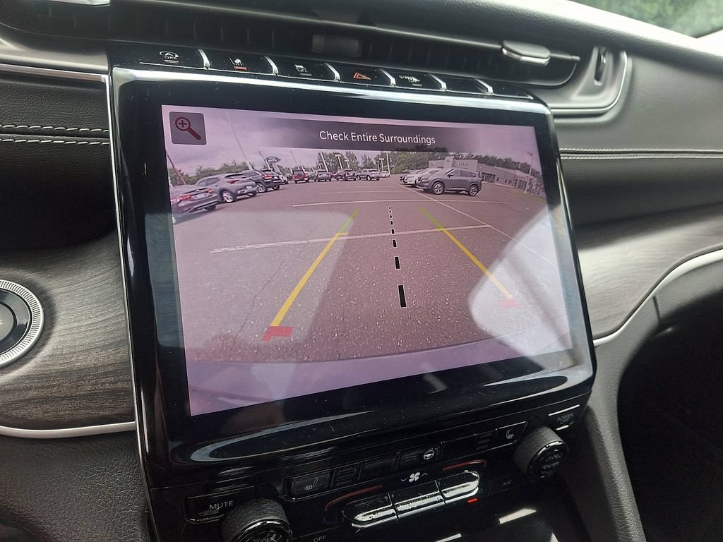 Used 2022 Jeep Grand Cherokee L Limited AWD/4WD image 4