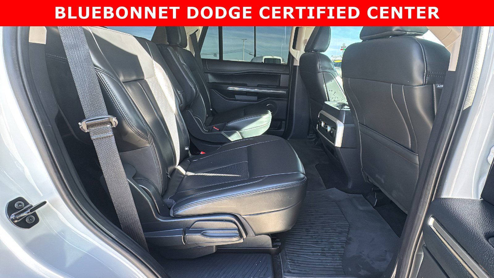 Used 2023 Ford Expedition XLT image 27