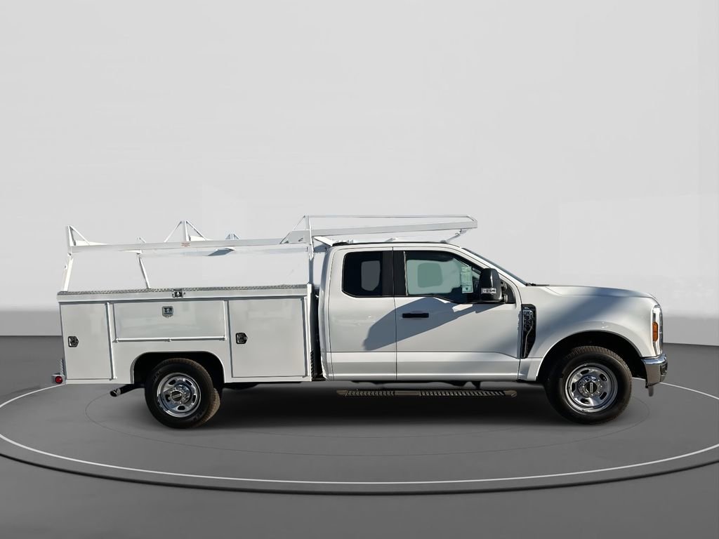 New 2026 Ford F350 XL w/ XL Chrome Package image 4
