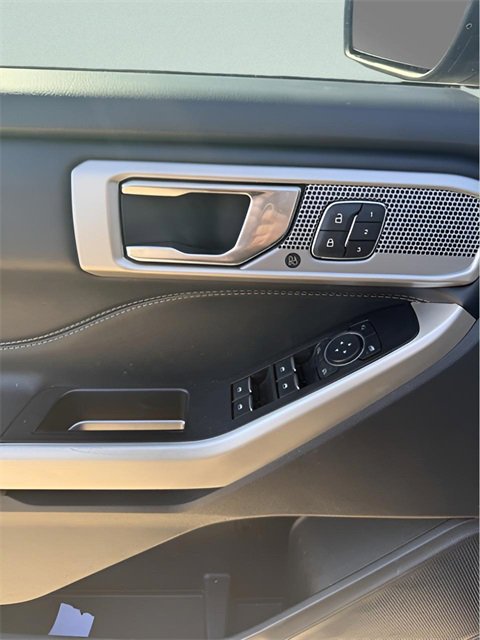 Used 2021 Ford Explorer Limited w/ Equipment Group 301A image 12