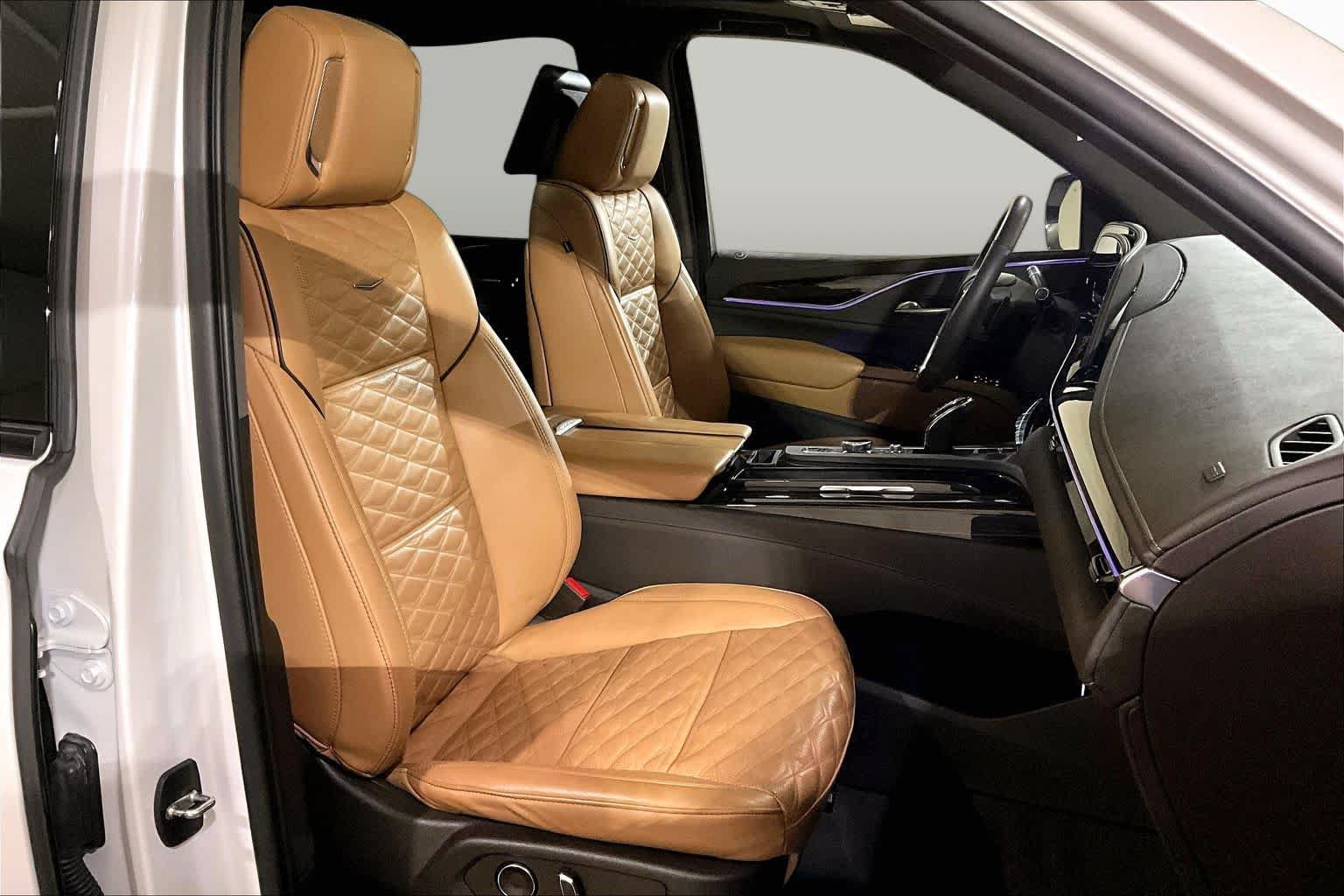 Used 2021 Cadillac Escalade Sport w/ Driver Assist Tech Package AWD/4WD image 7