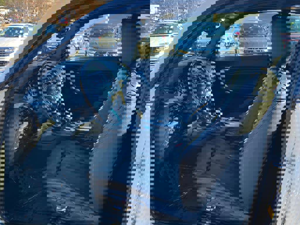 Used 2017 BMW 230i Coupe image 8