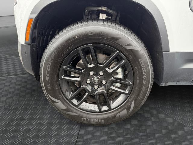 Used 2025 Land Rover Defender 110 S image 14