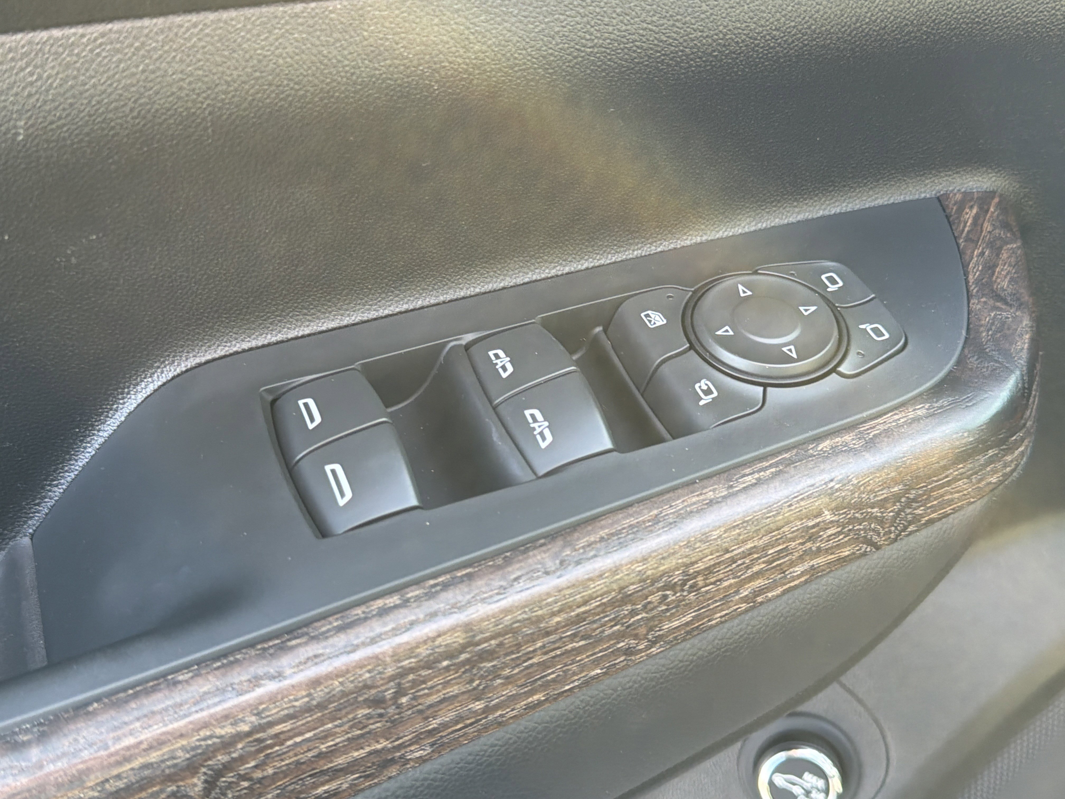 Used 2023 GMC Acadia Denali w/ Denali Technology Package image 11