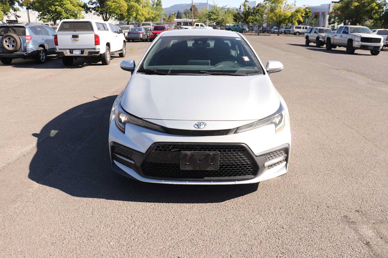 Used 2020 Toyota Corolla SE FWD image 2