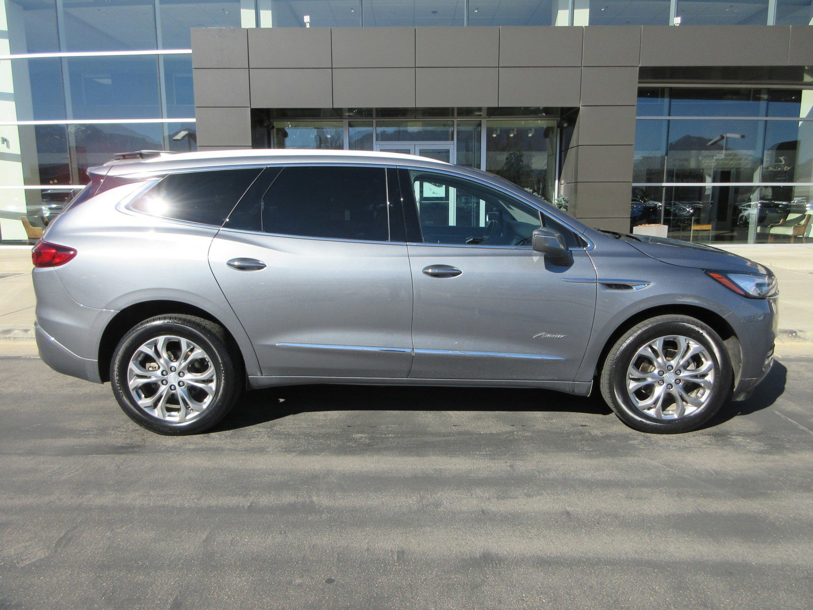 Used 2020 Buick Enclave Avenir w/ Avenir Technology Package image 12