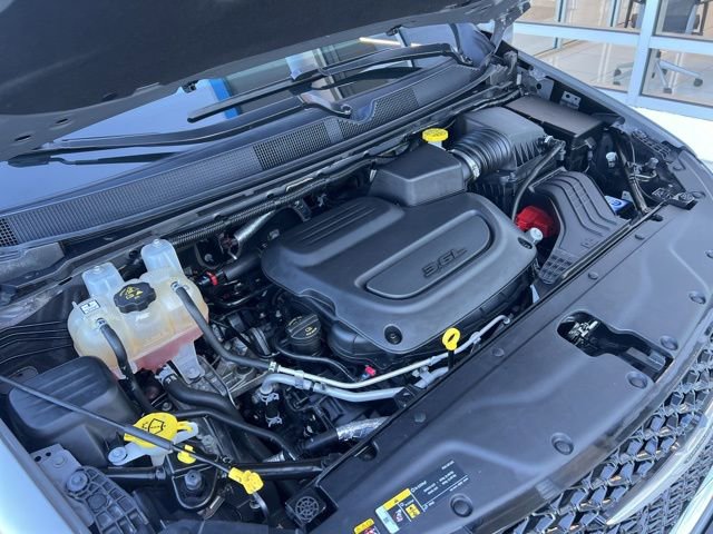 Used 2022 Chrysler Pacifica Touring-L image 40